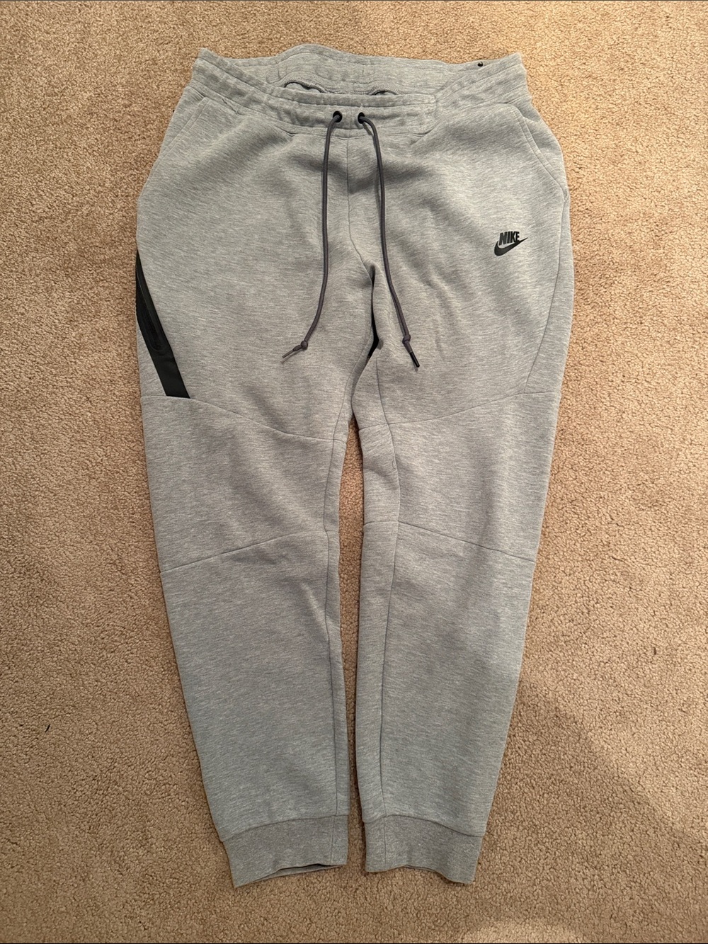 Nike Men's Tech Fleece Jogger Sweatpants Light Gray